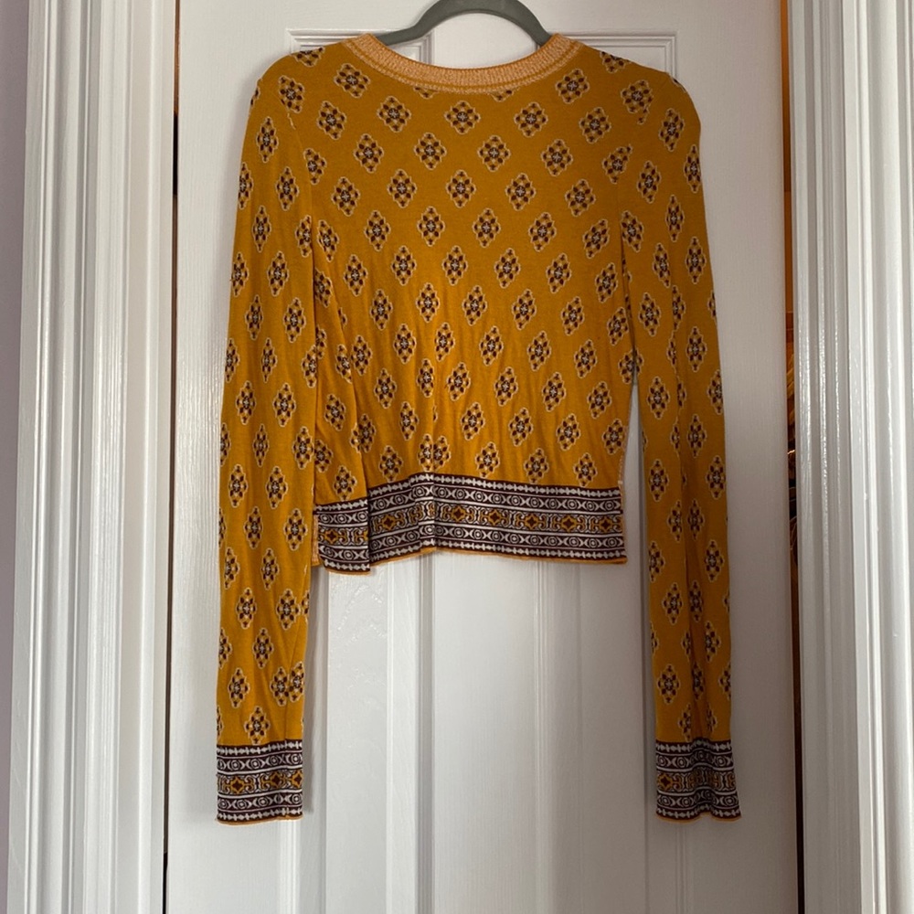 Gorgeous Free People reversible cropped sweater